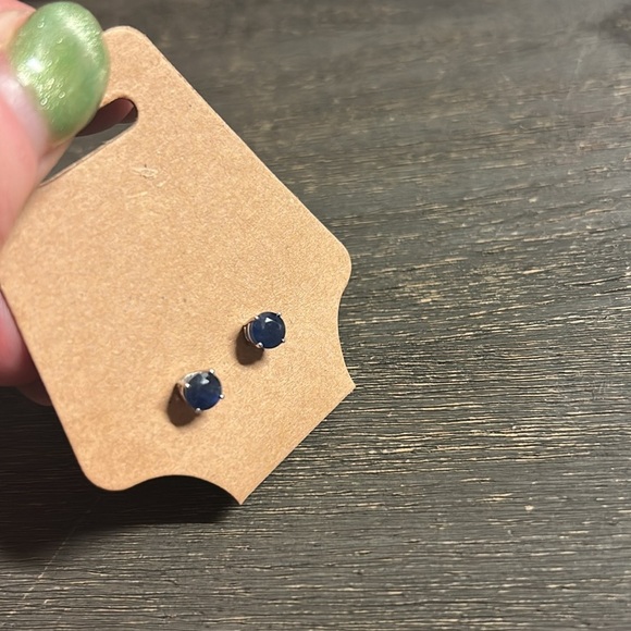 Small Sapphire and Silver Earrings. - Picture 5 of 5